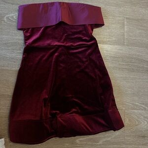 RED VELVET DRESS SIZE SMALL